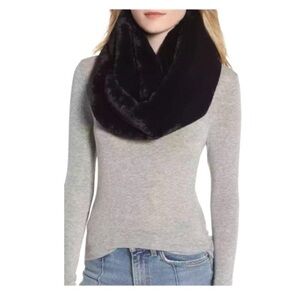 Women's Black Faux Fur Infinity Scarf